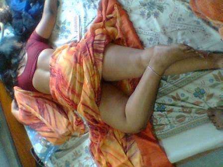 Maa Nei Apne Yaar Se Meri Choot Ko Thanda Karvaya